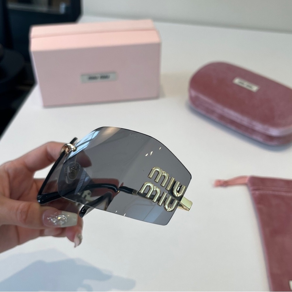 New MIU MIU Sunglasses Gold Dark Gray Lens Runway Wrap Rimless - Picture 5 of 9